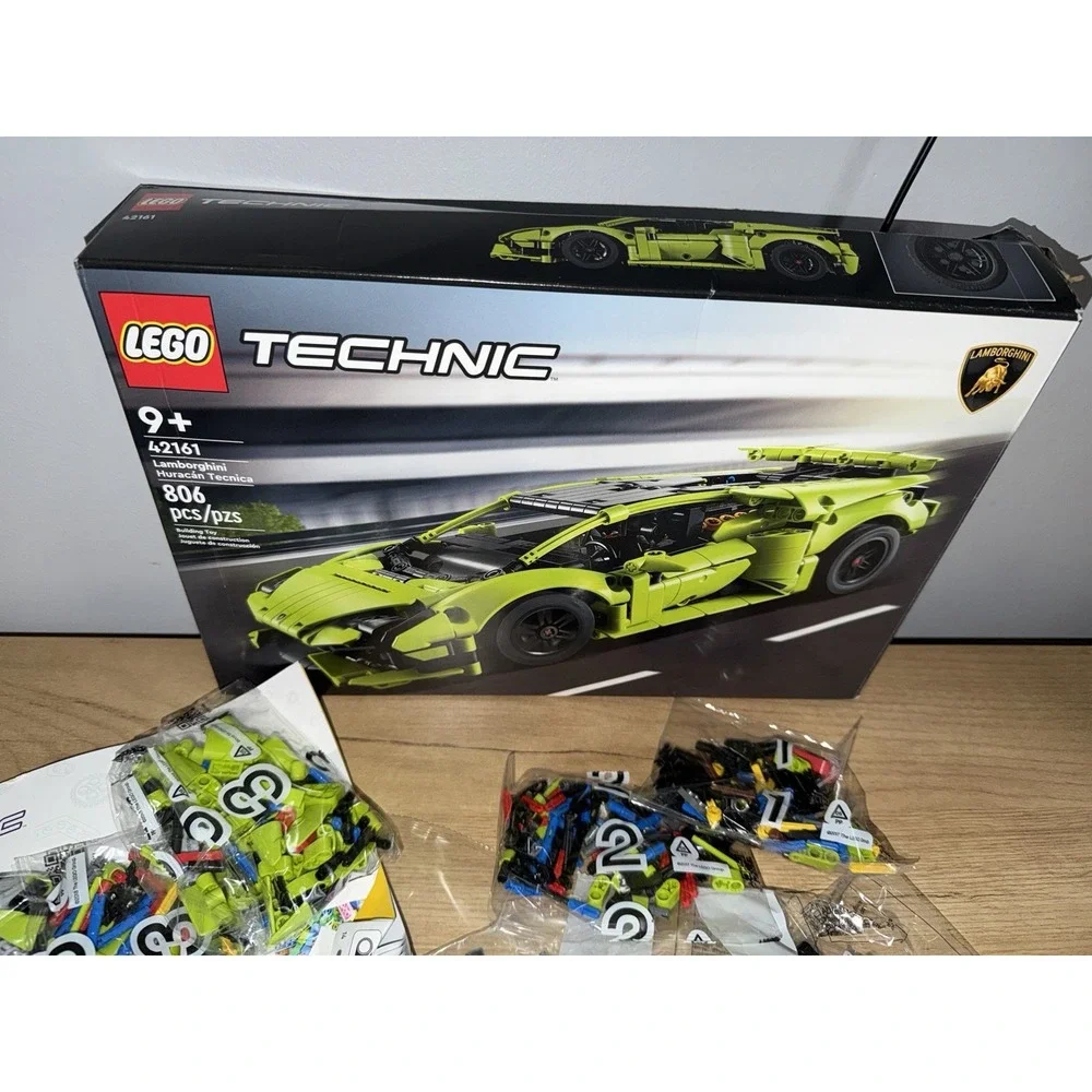 LEGO Technic Lamborghini Huracán Tecnica 42161 Complete Set, 806 Pieces, 2023